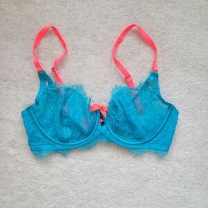 Victoria's Secret Caribbean Blue and Coral Lace Bra - Size 32D